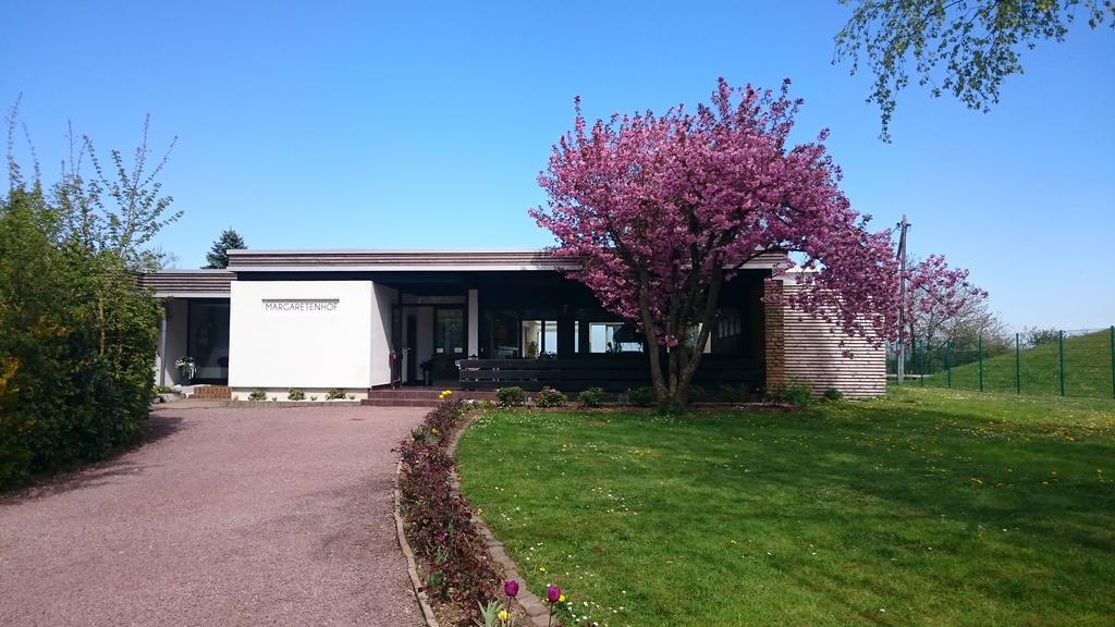 Hotel Restaurant Margaretenhof Überherrn Eksteriør bilde